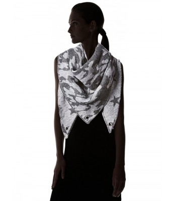 Steve Madden Womens Triangle Blanket in Wraps & Pashminas