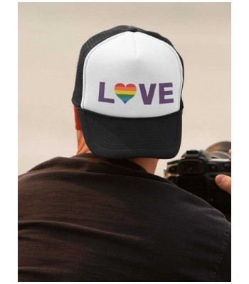 TeeStars Gay Love Rainbow Lesbian